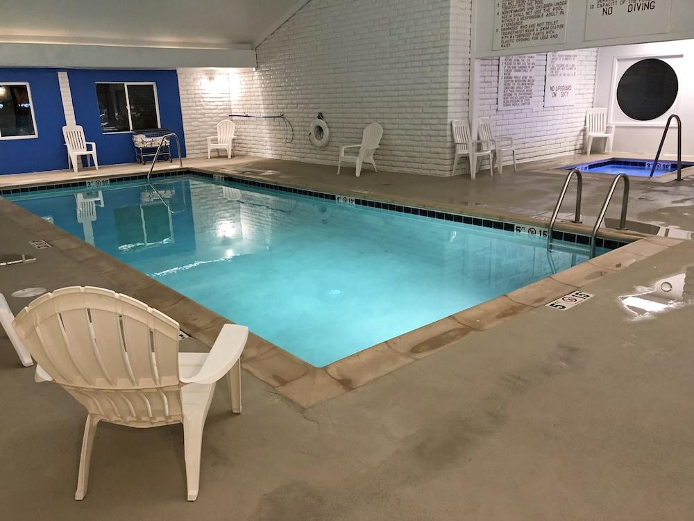 FairBridge Inn Suites & Outlaw Conference Center Kalispell - photo 6
