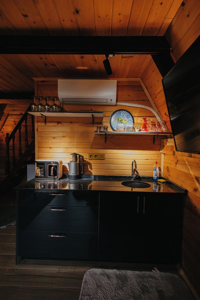 Yerumoni Bungalov in Camlihemsin, Turkey