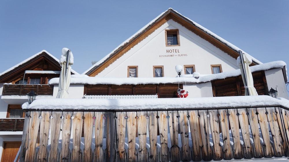 Hotel Plattas - carbon neutral hotel in Cazis