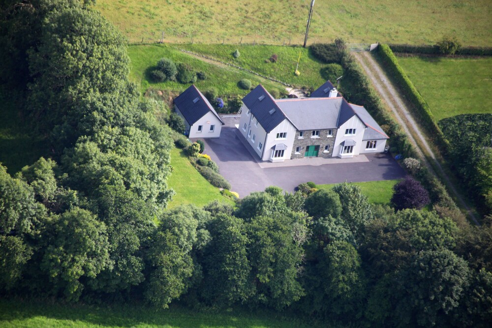 PK Lodge Bed and breakfast — 4-Star Luxury Hotel in Skibbereen, Republic of Ireland