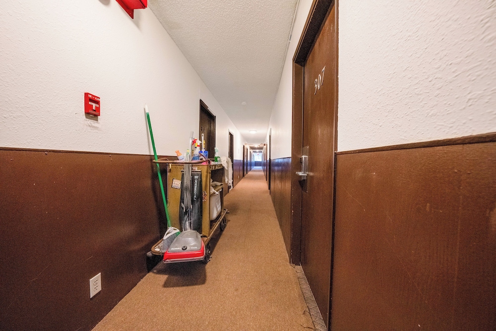 Unicorn Inn by OYO Portland - photo 44