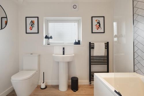 The Lodge comfortable stylish 3 bedroom home with 3 6 beds near Utilita Arena free parking — 4-Star Luxury Hotel in Sheffield, United Kingdom