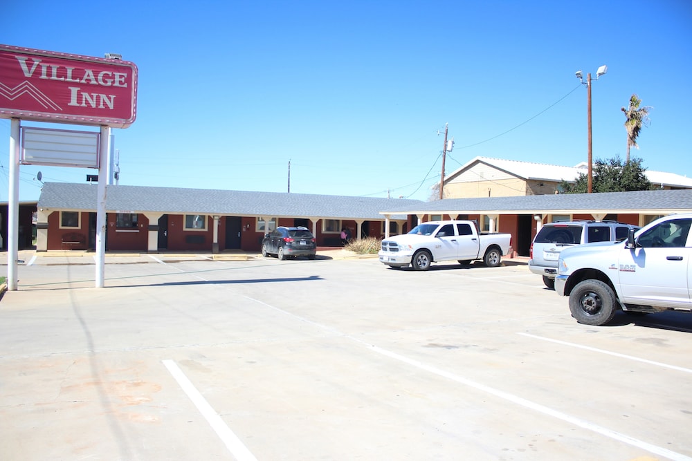 Village Inn Cotulla - photo 40