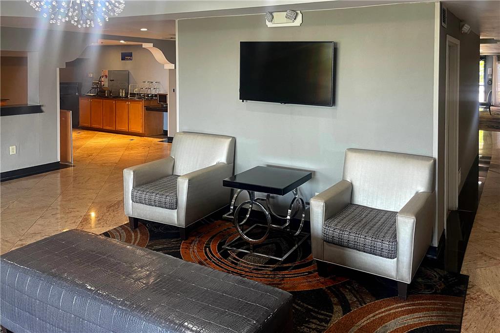 Quality Inn Jacksonville Orange Park near Naval Air Station - photo 3