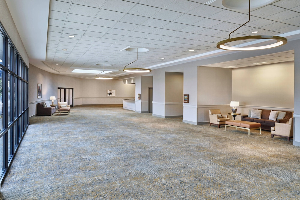 Sheraton Portland Airport Hotel - photo 25