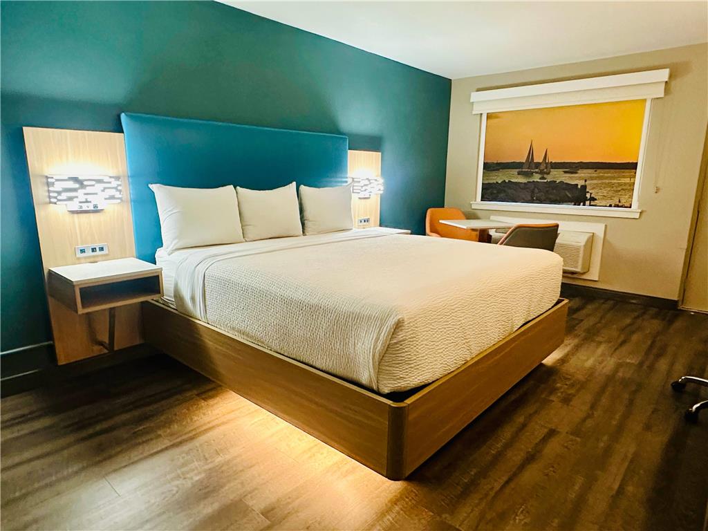 La Quinta Inn by Wyndham Costa Mesa Newport Beach - photo 17
