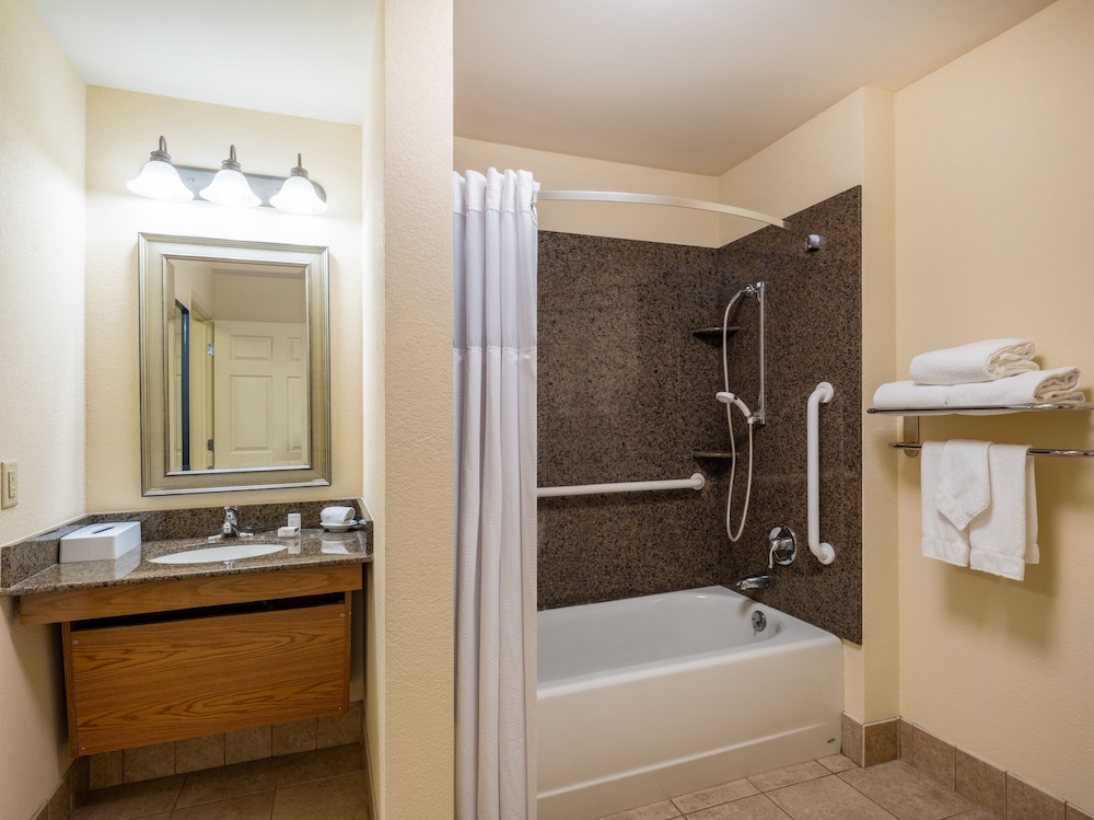 Staybridge Suites Milwaukee Airport South by IHG - photo 31