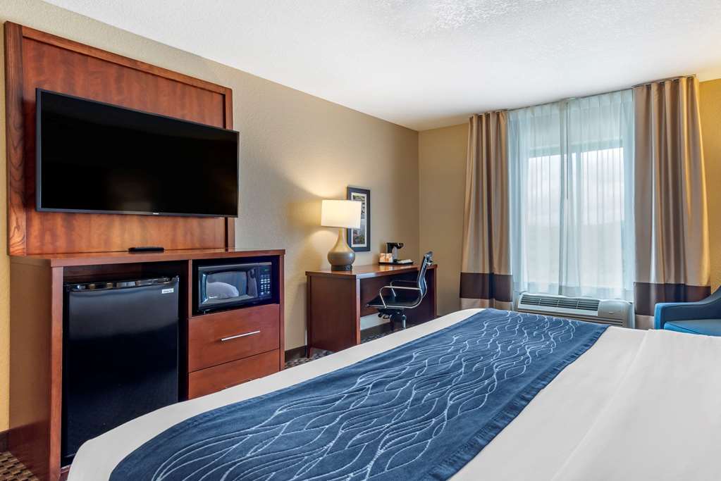Comfort Inn & Suites Blue Ridge - photo 6