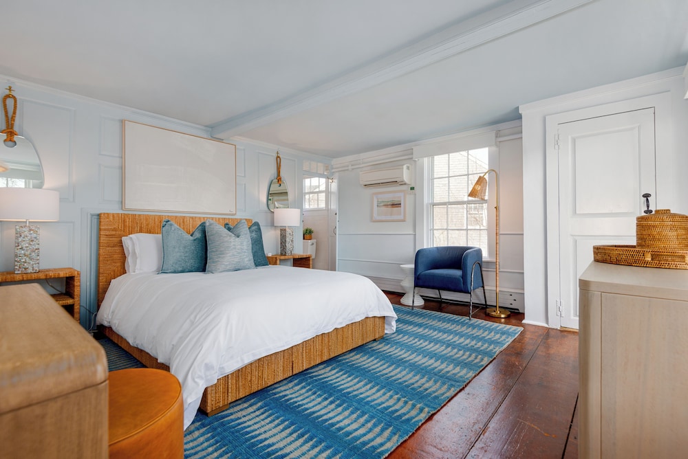 Anchor Inn — Nantucket