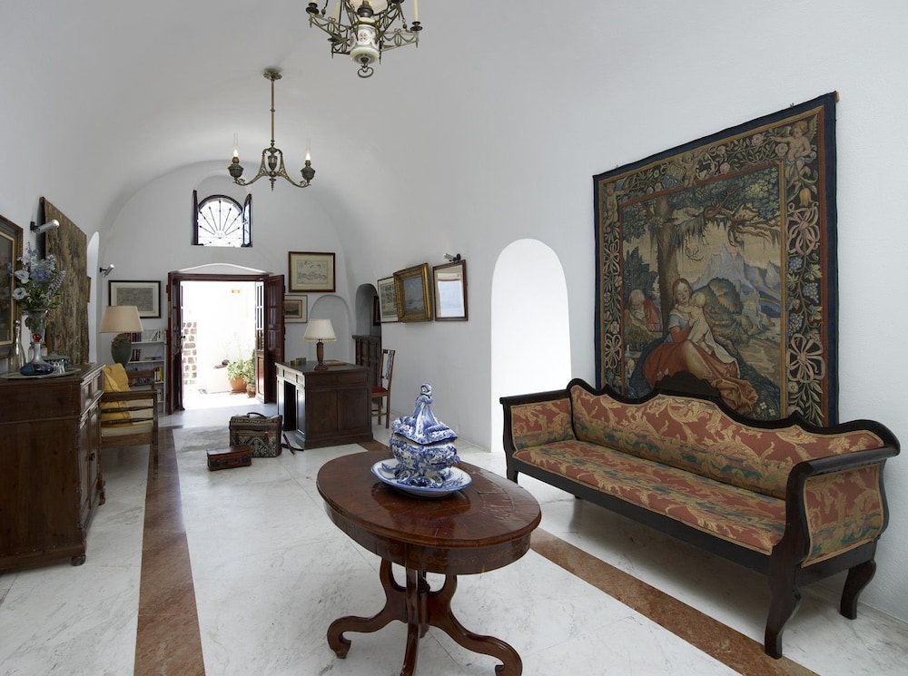 Aigialos Luxury Traditional Settlement — Fira — photo 2