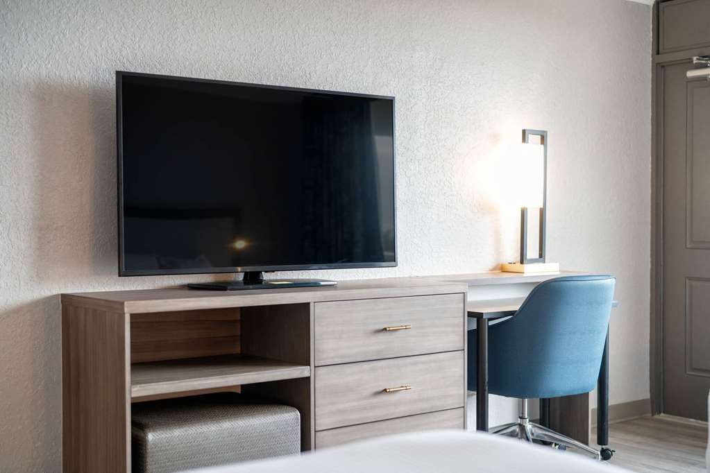 La Quinta Inn & Suites by Wyndham Cocoa Beach Oceanfront - photo 28