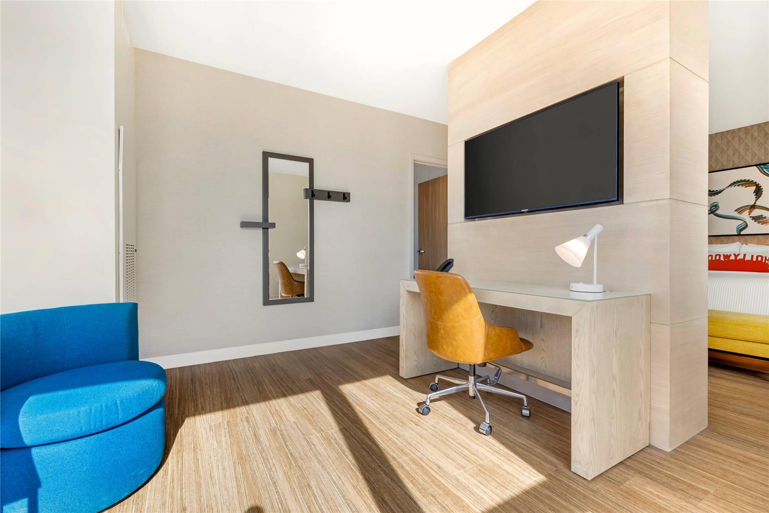 Cambria Hotel Burbank Airport - photo 45