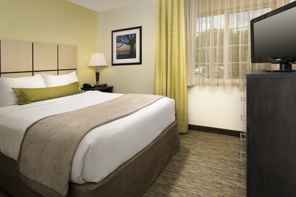 Candlewood Suites Richmond South by IHG - photo 6