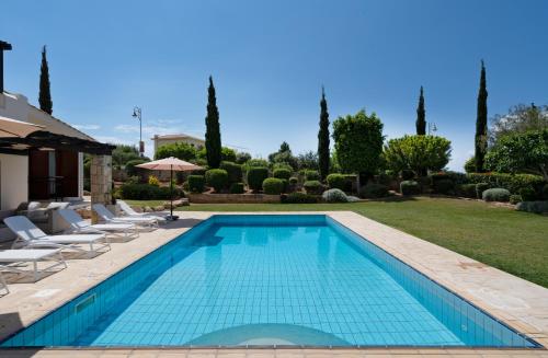 Villa Lara 11 Spacious Villa with Large Garden and Private Pool on Aphrodite Hills