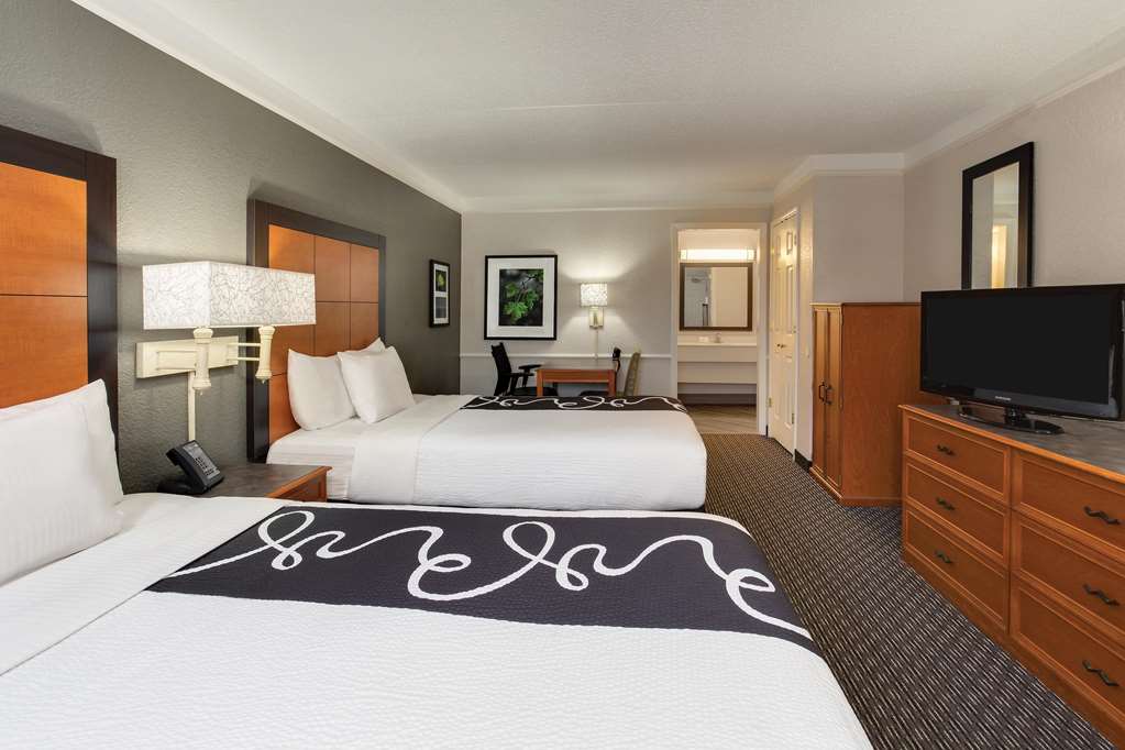 Days Inn by Wyndham Gainesville University I 75 - photo 14