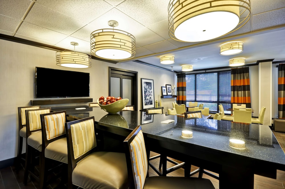Hampton Inn Kansas City Overland Park - photo 9