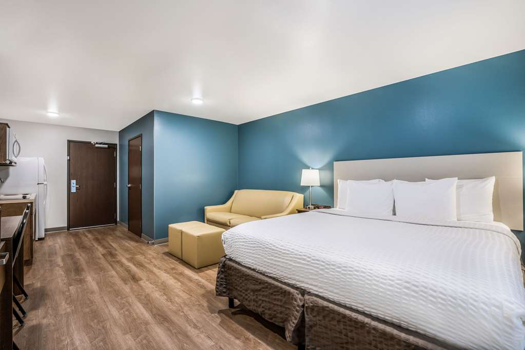 WoodSpring Suites Elgin Chicago - photo 20