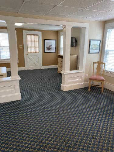 The Admiral Hotel Motel - photo 170