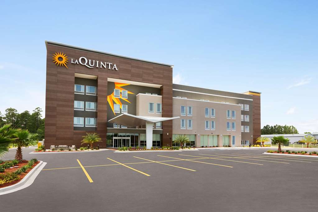 La Quinta Inn & Suites by Wyndham Brunswick Golden Isles - featured photo