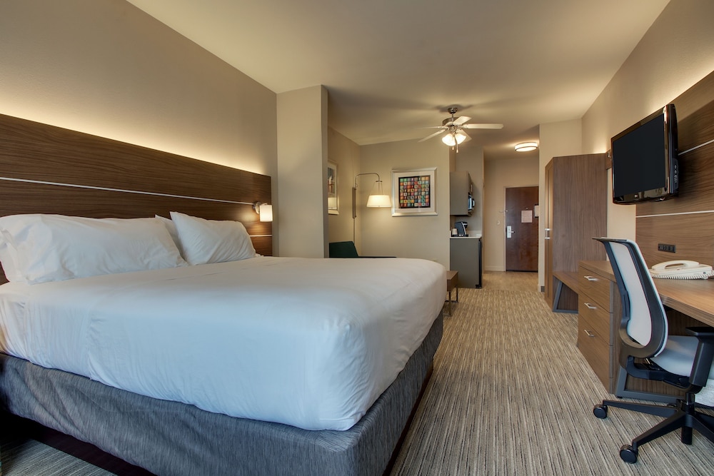 Holiday Inn Express Hotel & Suites Vernon College Area an IHG Hotel - photo 5