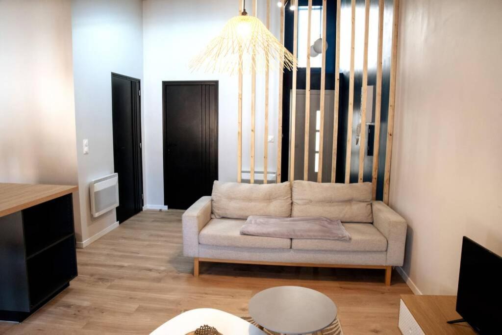 Studio Centre Historique Entrée Autonome in Montelimar, France