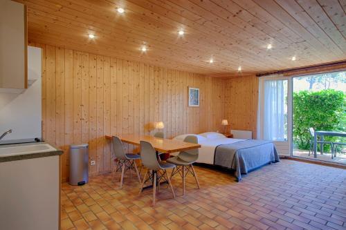 Hotel Résidence le Sporting in Saint-Hilaire-De-Villefranche, France