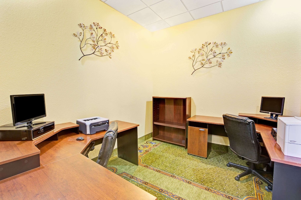 Sonesta Select Hotels Statesville - photo 35