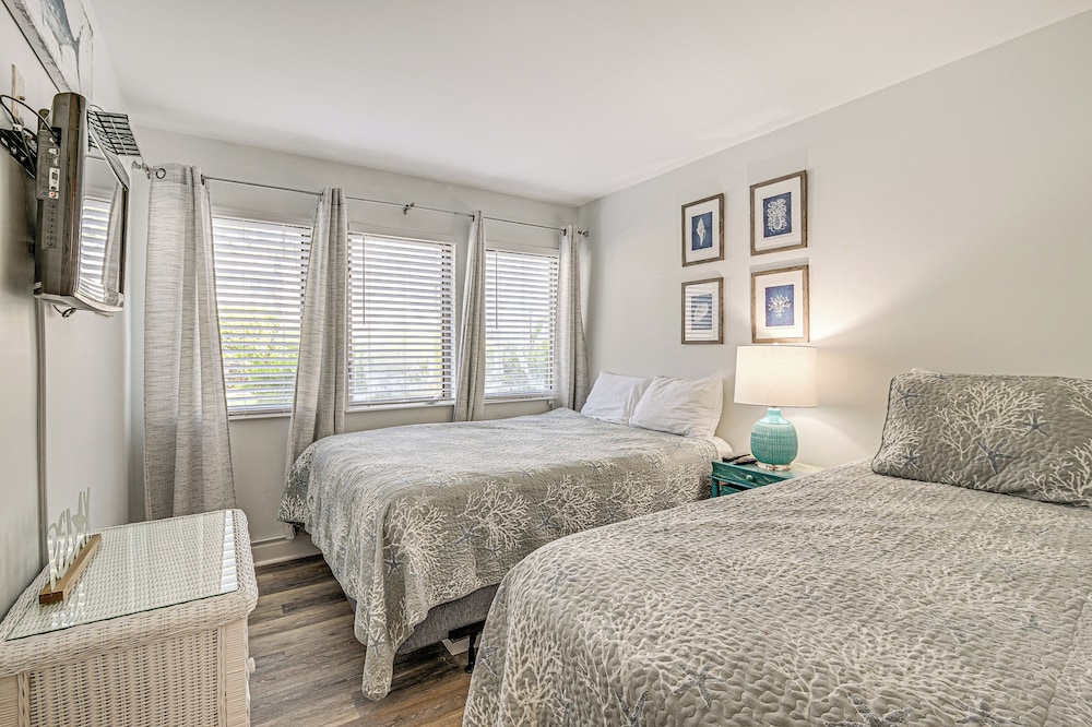 Beach & Pool Access: Resort style Myrtle Beach Gem - photo 13