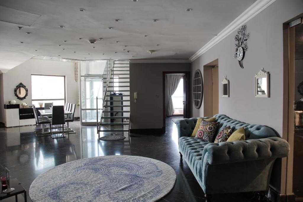 3BR Luxury Apartment Sea View — 4-Star Luxury Hotel in Dubai, United Arab Emirates