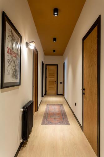Newly Renovated Modern 2BR Apartment near Fabrika