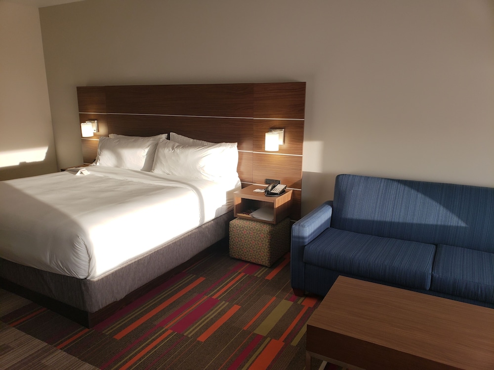 Holiday Inn Express & Suites Brigham City North Utah by IHG - photo 18