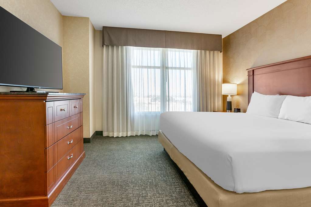 Drury Plaza Hotel Phoenix Tempe - photo 11