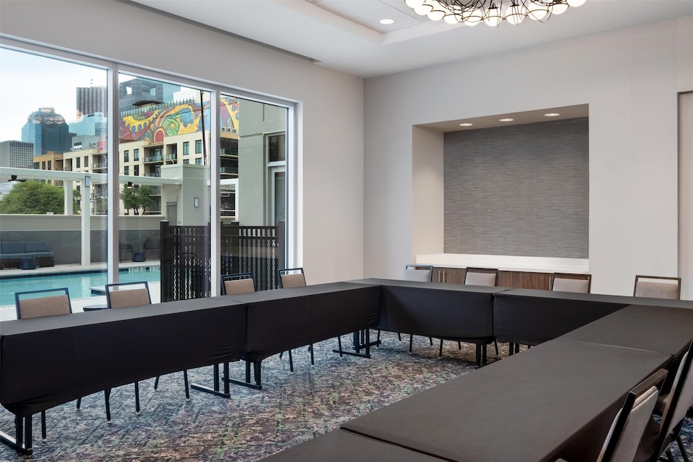 Home2 Suites by Hilton Houston Downtown Convention Center - photo 40
