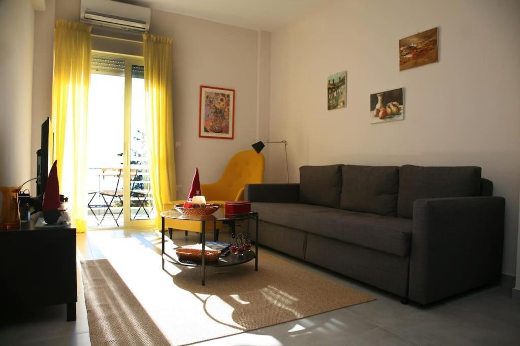 Lovely Sea Front Apartment — 4-Star Luxury Hotel in Itea, Greece