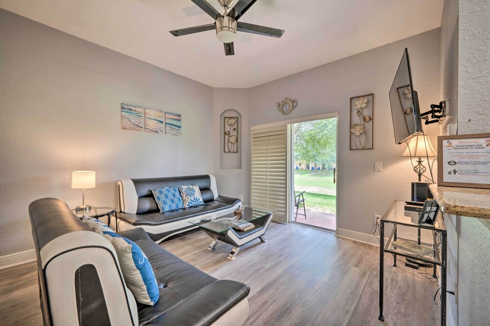 9 Mi to Disney: Sunny Resort Townhome w Patio - photo 2