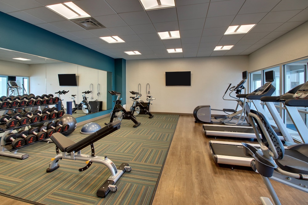 Holiday Inn Express & Suites Findlay North by IHG - photo 18