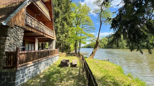 Chalupa u vody - carbon neutral hotel in Sedlice