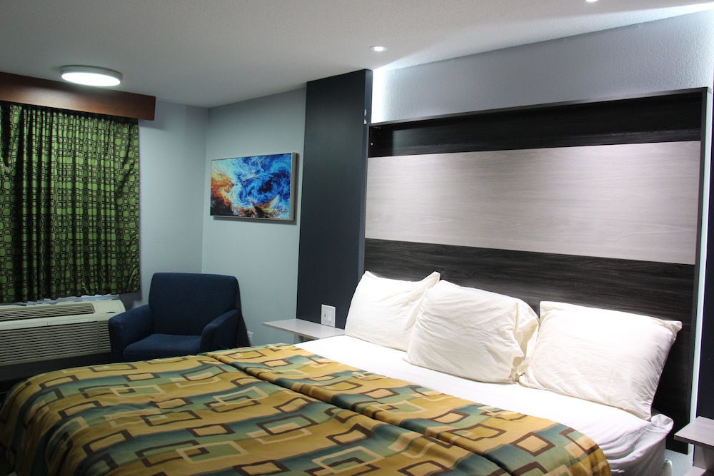 Douglas Inn And Suites - photo 11