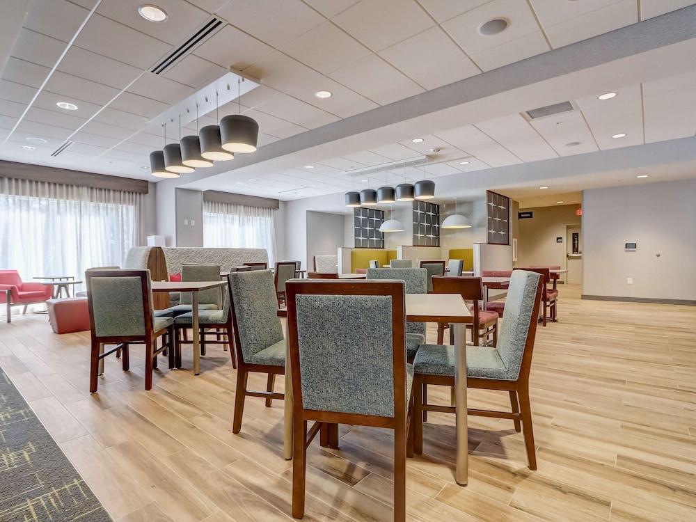Hampton Inn and Suites by Hilton Cincinnati Midtown Rookwood - photo 75
