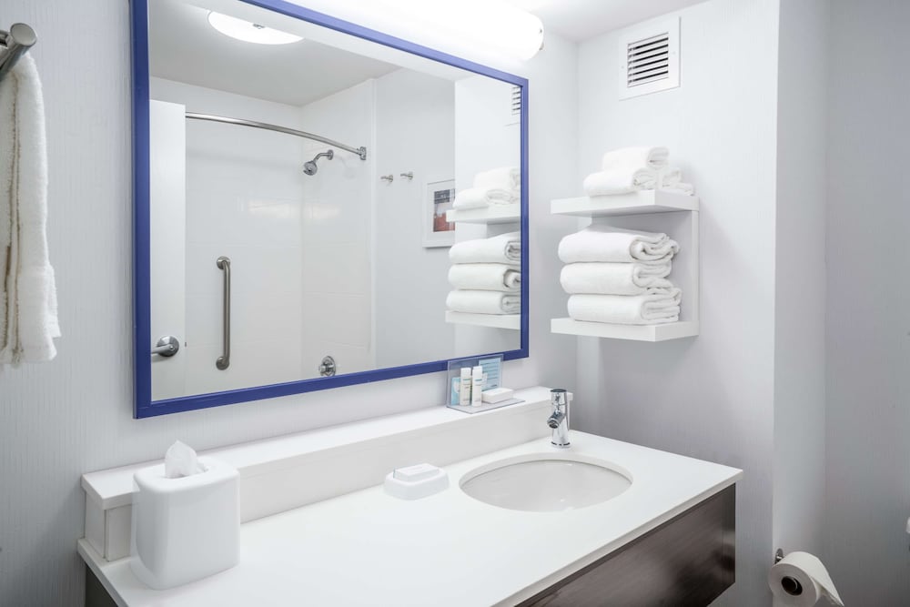 Hampton Inn Madison Huntsville Airport - photo 25