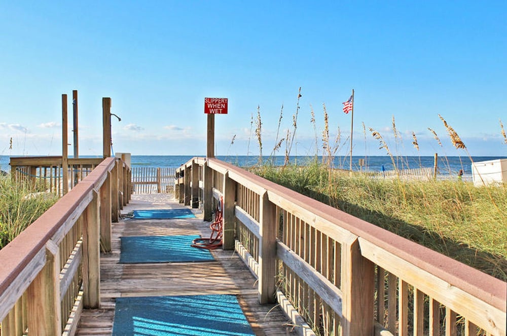 Crystal Shores West 1102 - photo 15