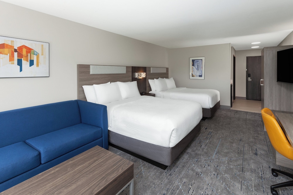 Holiday Inn Express & Suites Reedsburg Dells Area by IHG - photo 17