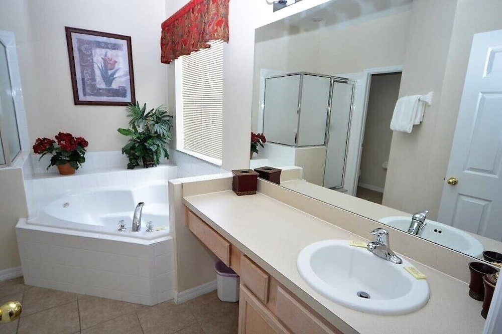 Huge 6 bed Emerald Is Resort Elite Vacation Homes - photo 19