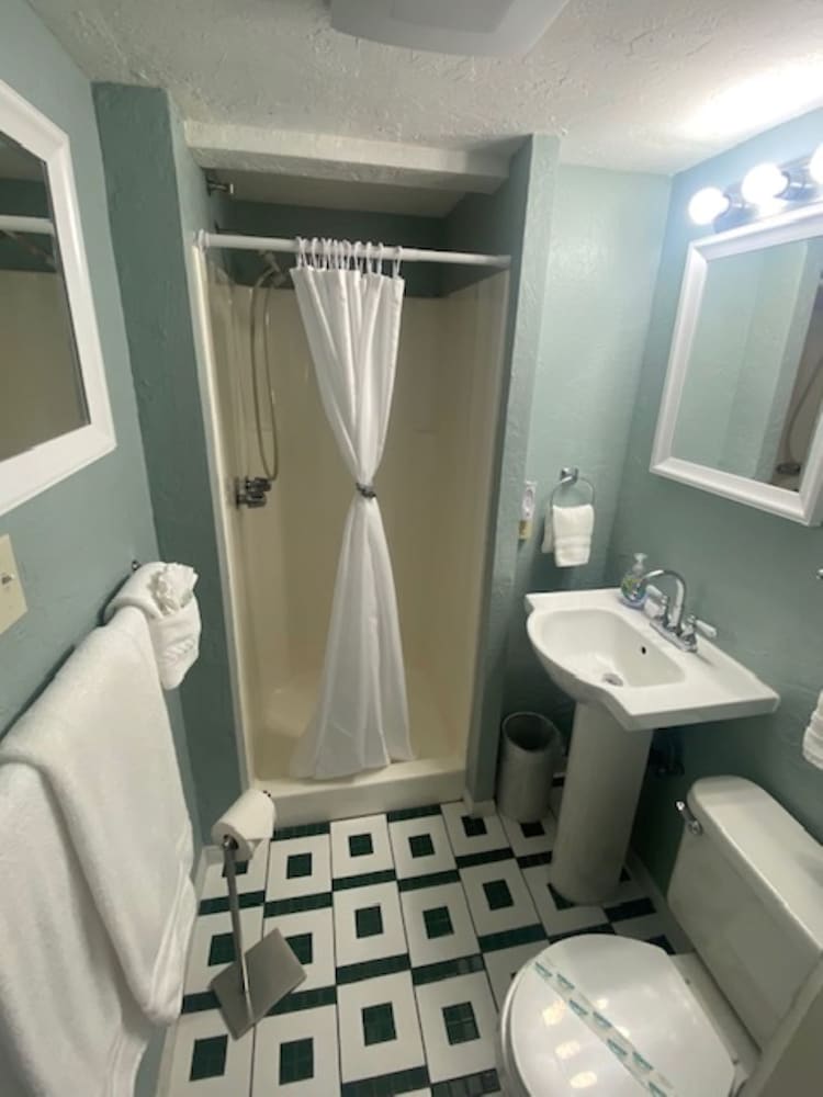 Cherokee Lodge - photo 20