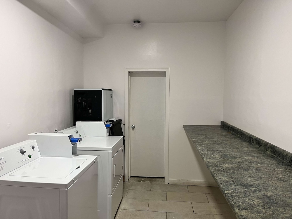 Motel 6 Williamstown NJ Black Horse Pike - photo 15