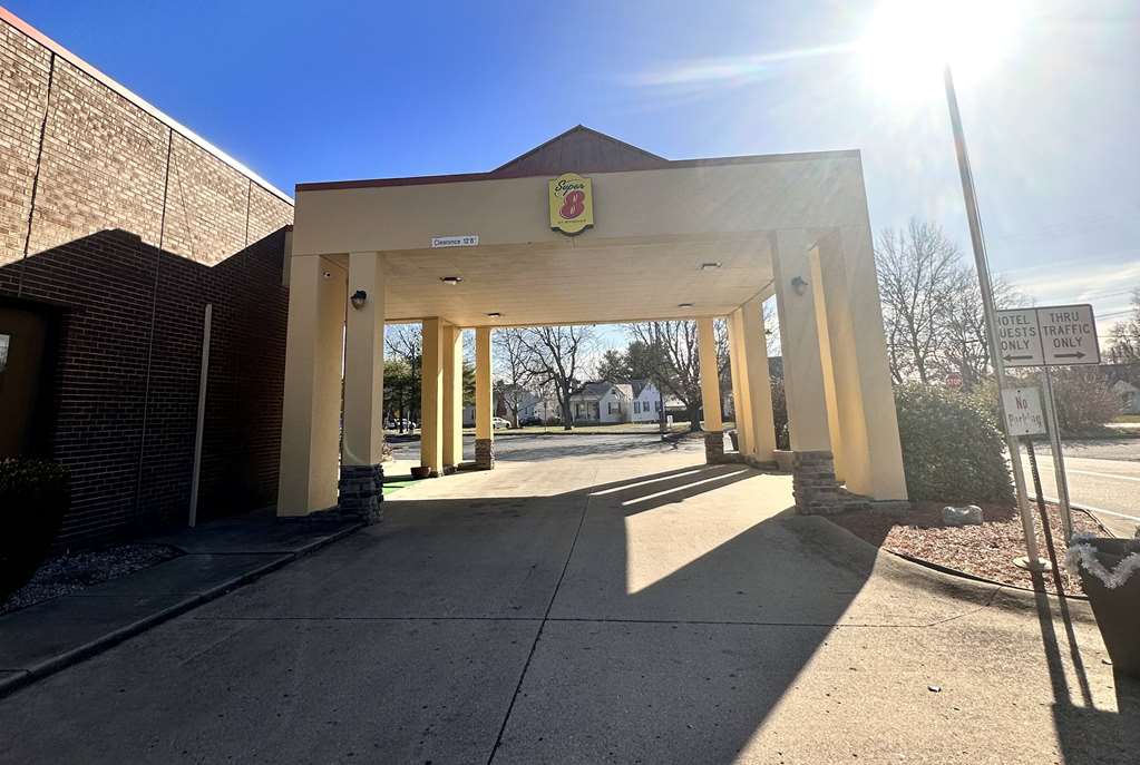 Super 8 by Wyndham Harrison OH - photo 3