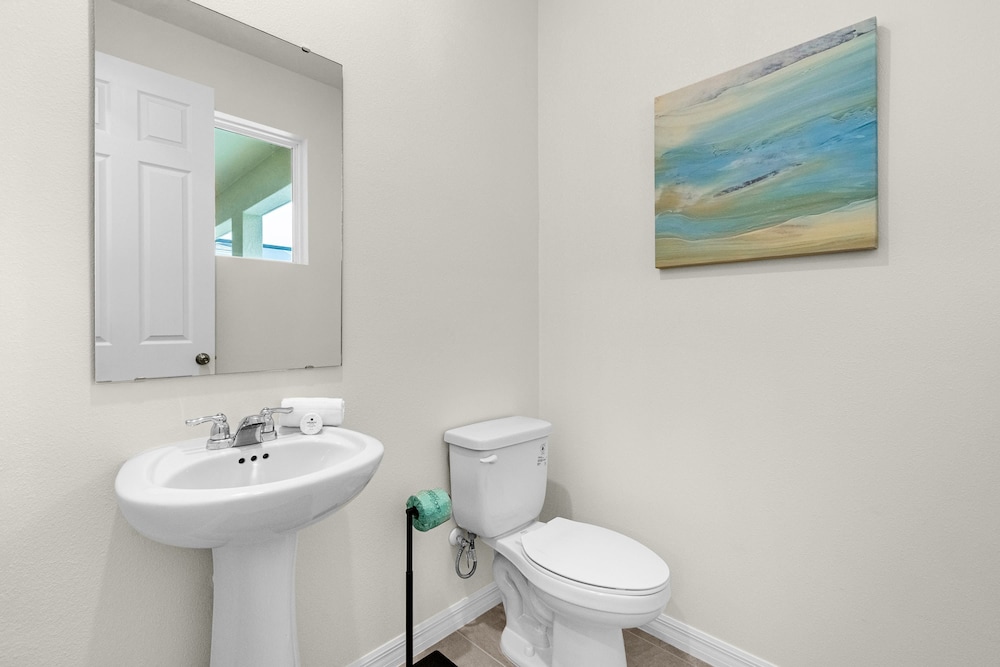 Upstay Solara Resort Retreat w Pool and Hot Tub - photo 44