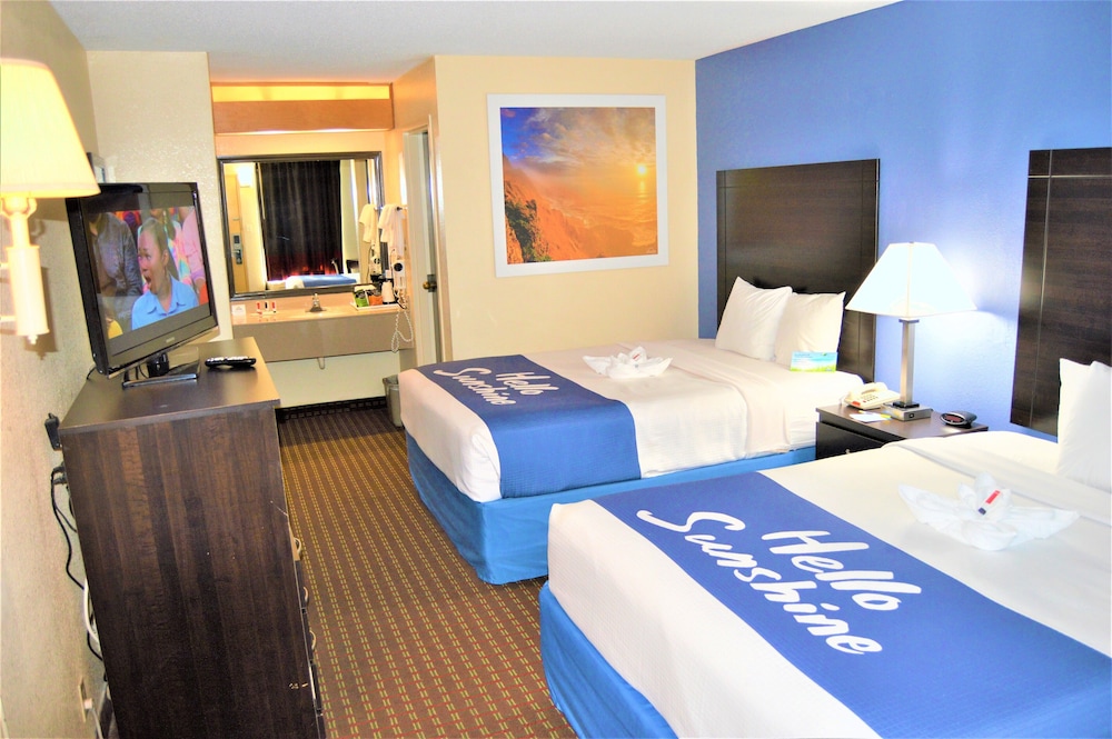 Days Inn by Wyndham Easley Greenville Clemson Area - photo 9