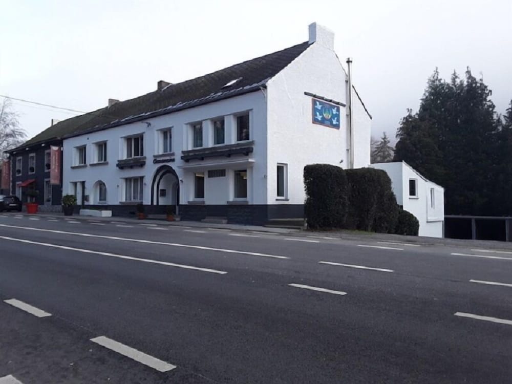 Le Chanteraine — hotel in Profondeville