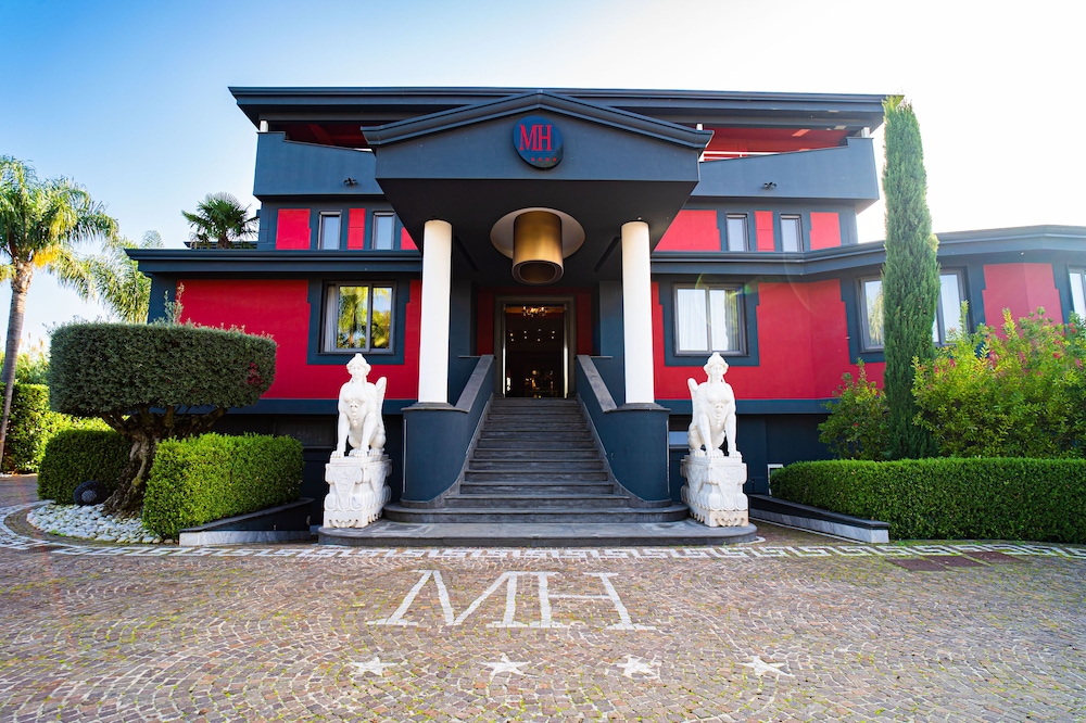 Hotel Marcantonio — 4-Star Luxury Hotel in Giugliano In Campania, Italy